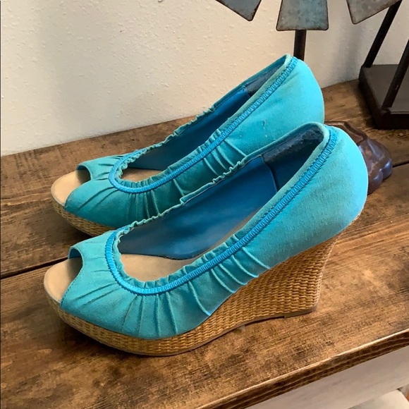 Charlotte Russe Wedge Heels - size 8 - Picture 3 of 7